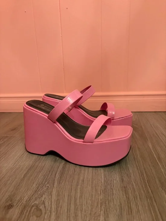 Call it Spring Open Toe Wedged - Picture 2 of 4